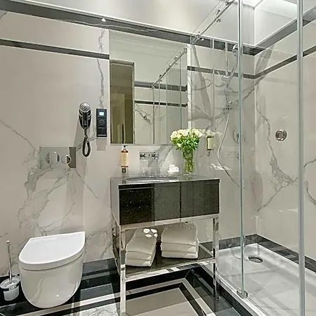Molo Aparthotel 3*